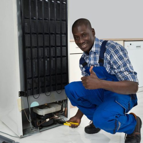 photodune-12098861-technician-fixing-refrigerator-m-1024x683